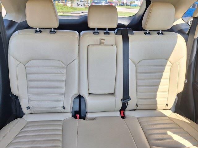 2015 Ford Edge SEL photo 24