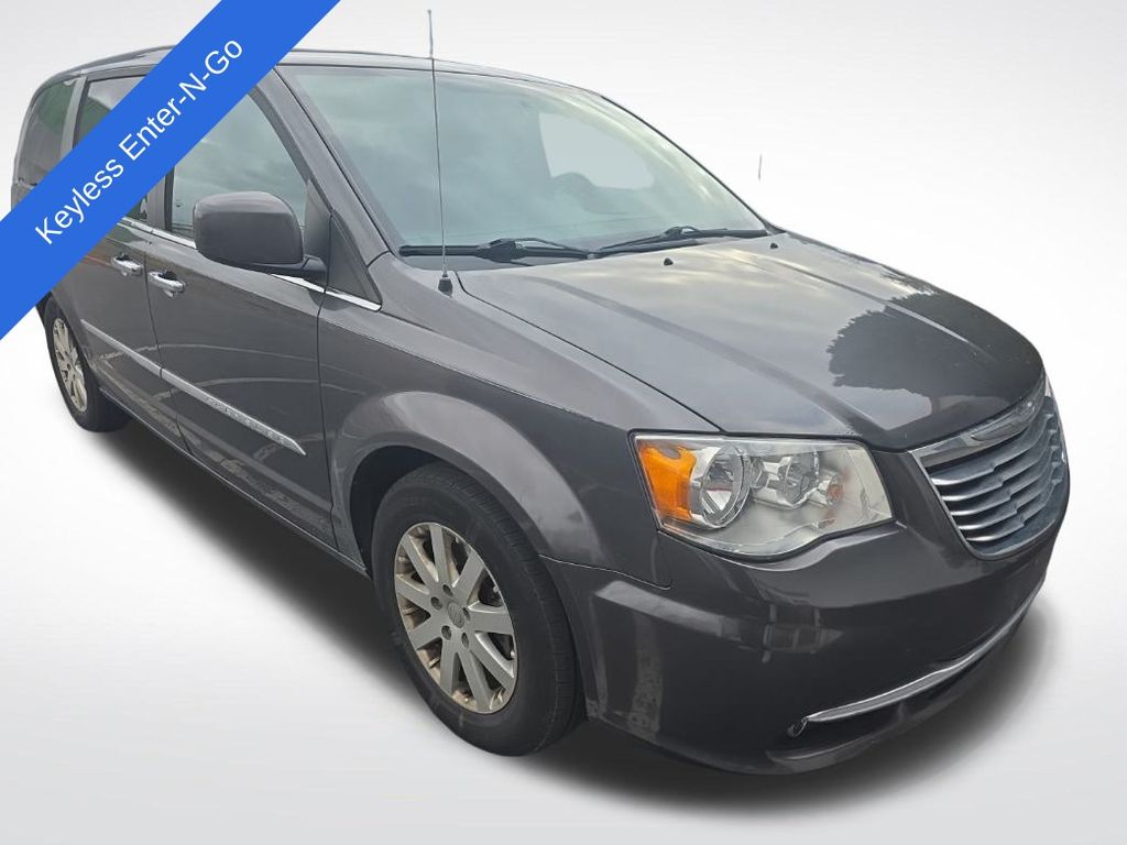 2016 Chrysler Town & Country Touring photo 4