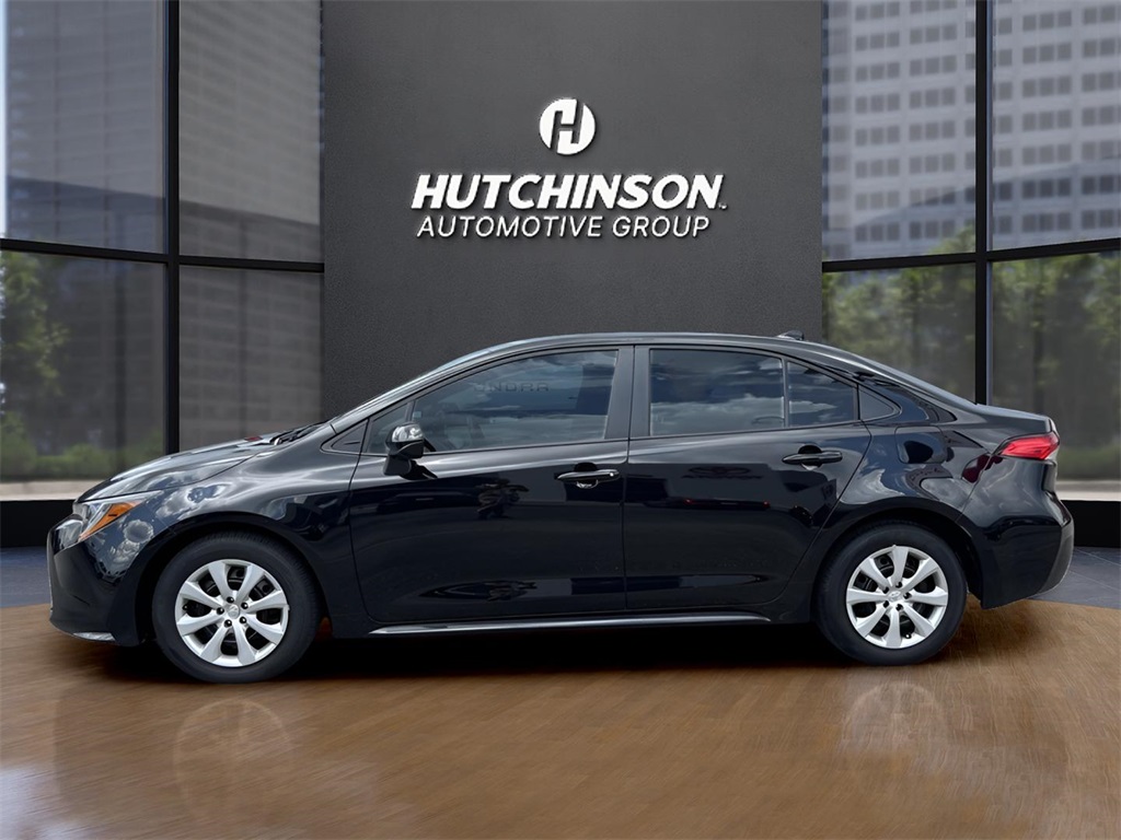 2025 Toyota Corolla LE photo 4