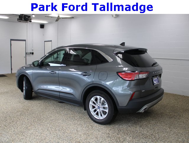 2022 Ford Escape SE photo 2
