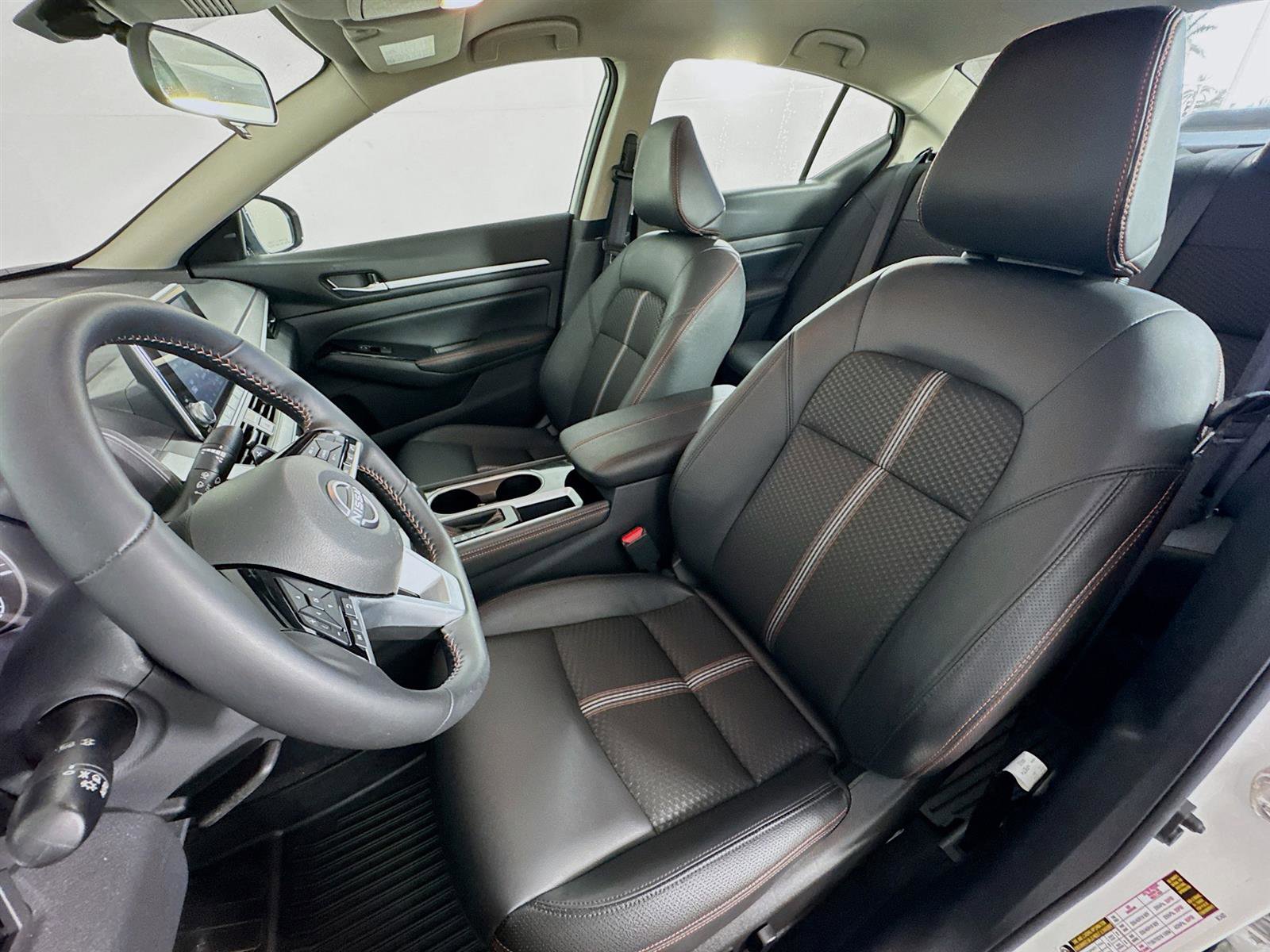 2025 Nissan Altima SR photo 11