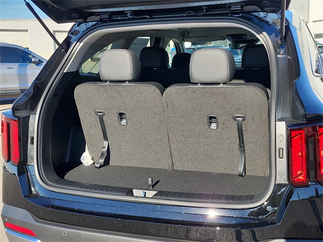 2026 Kia Sorento S photo 4