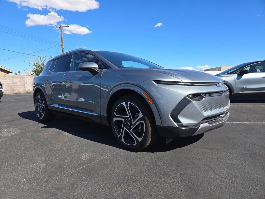 2026 Chevrolet Equinox EV 2LT's photo