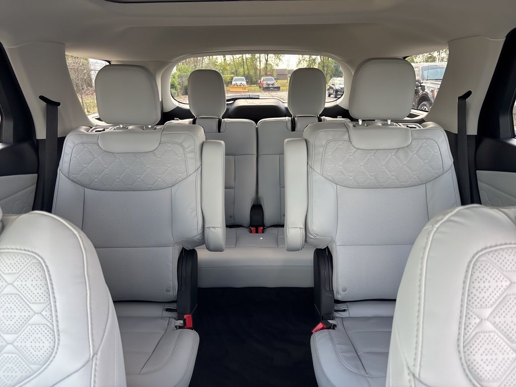 2025 Ford Explorer Platinum photo 25