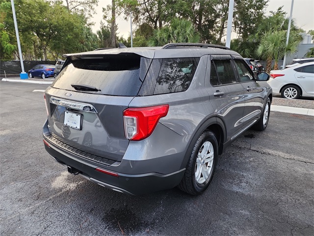 2021 Ford Explorer XLT photo 3