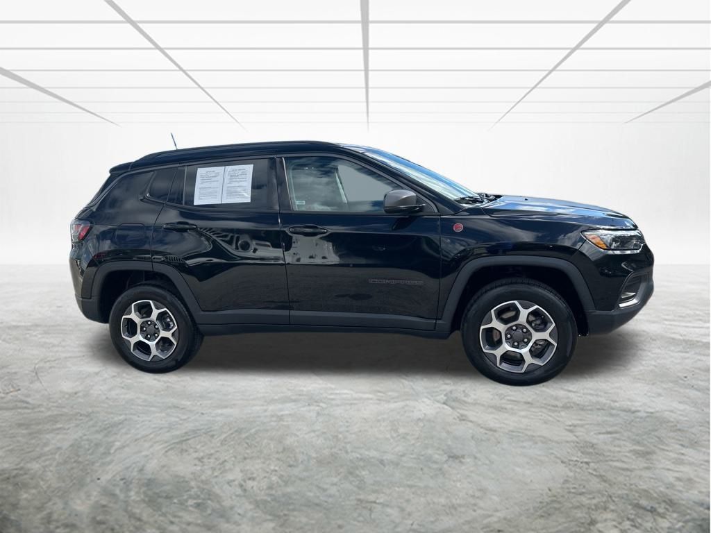 2022 Jeep Compass Trailhawk photo 2