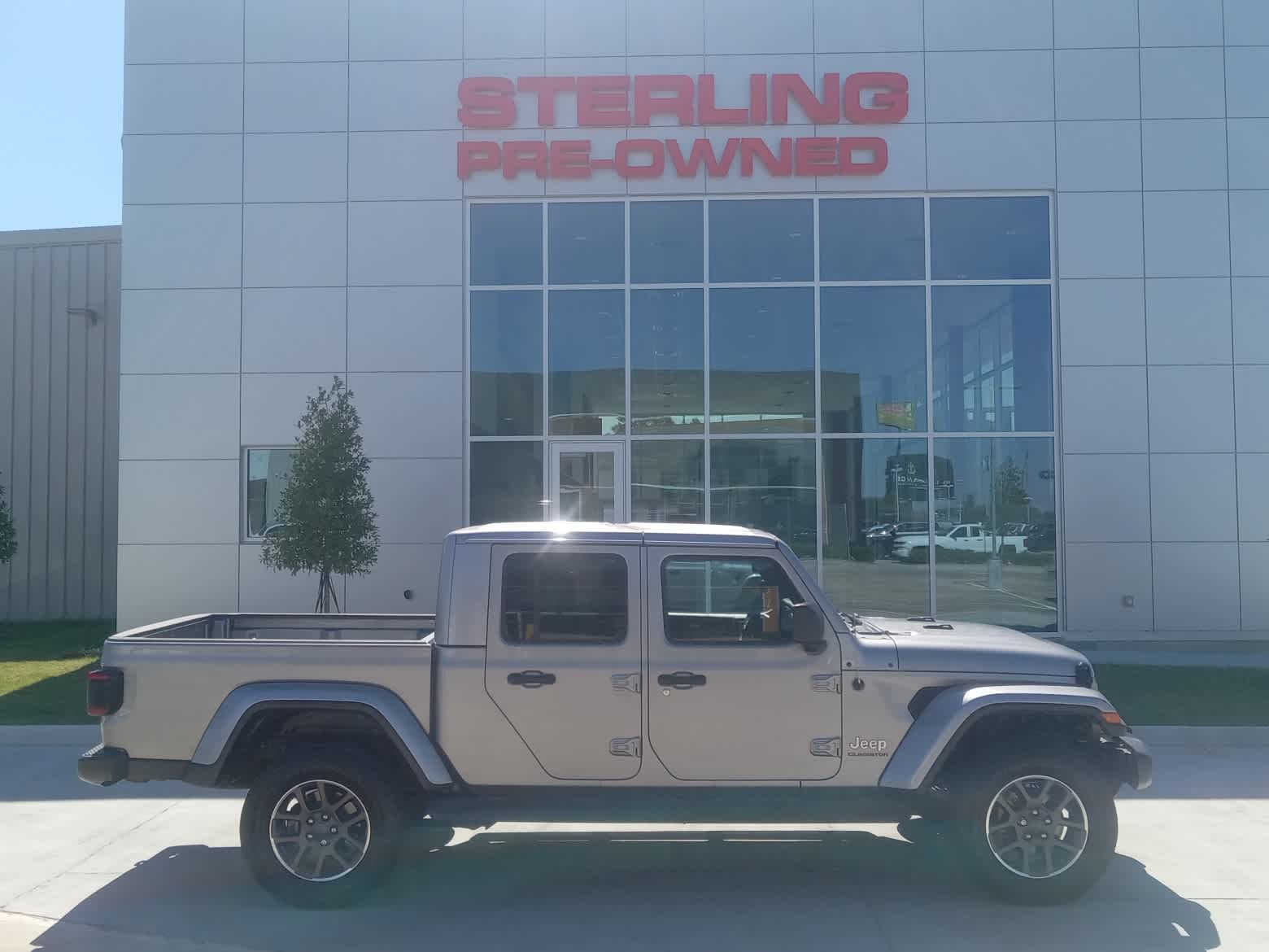 2020 Jeep Gladiator Overland's photo