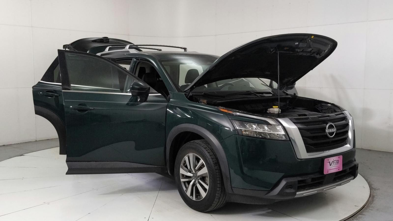 Used 2023 Obsidian Green Pearl Nissan SL image 12