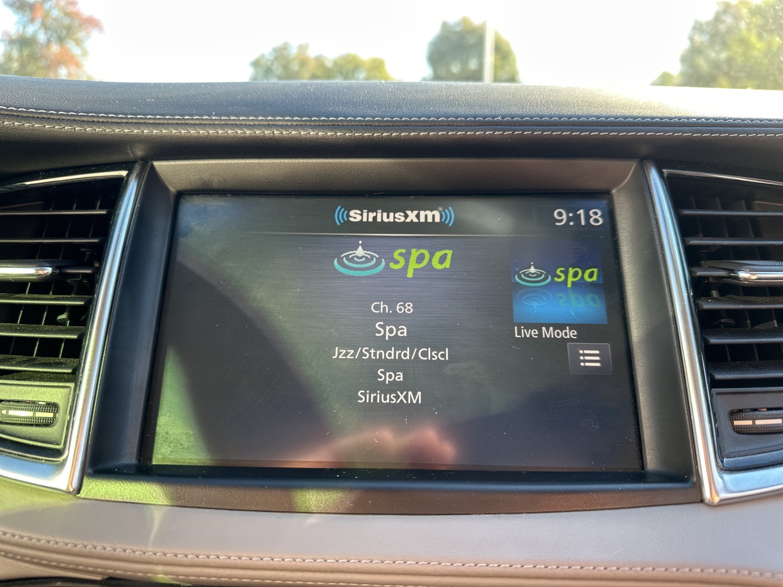 2023 Infiniti QX50 Luxe photo 4