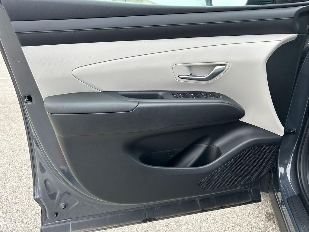 2025 Hyundai Tucson SEL photo 2