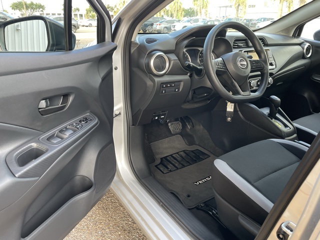 2025 Nissan Versa 1.6 S photo 18