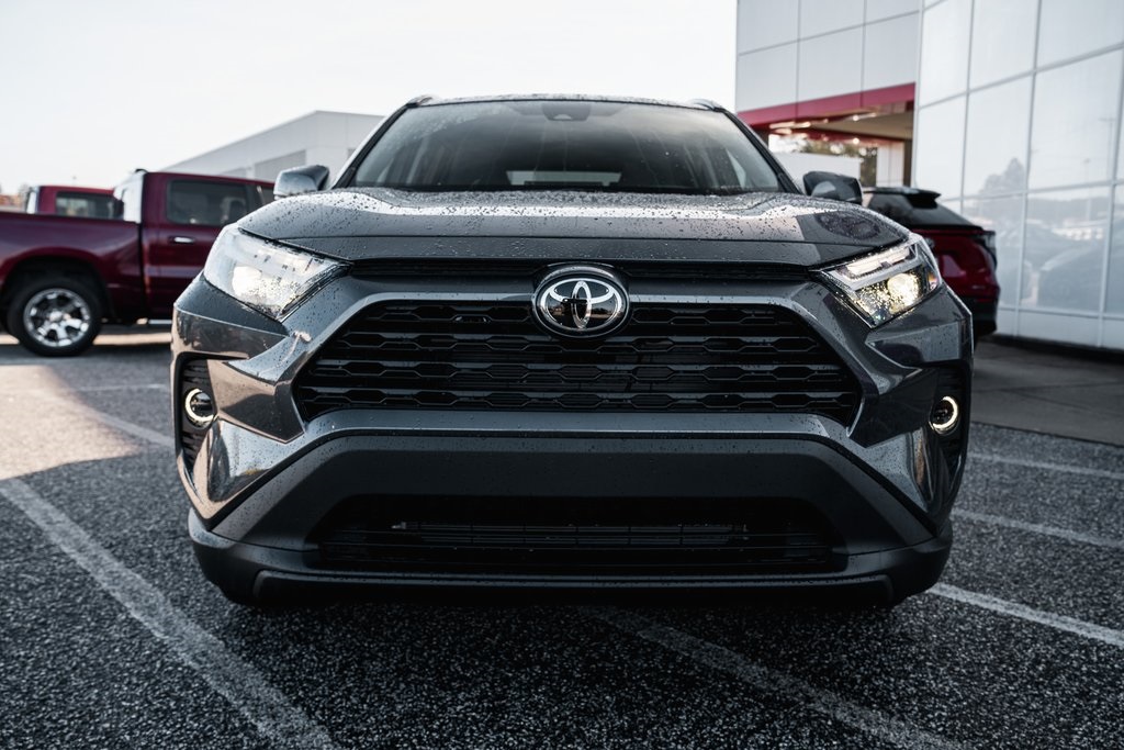 2025 Toyota RAV4 XLE photo 2