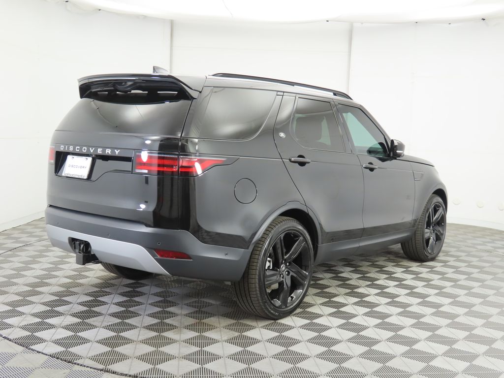2025 Land Rover Discovery S photo 2