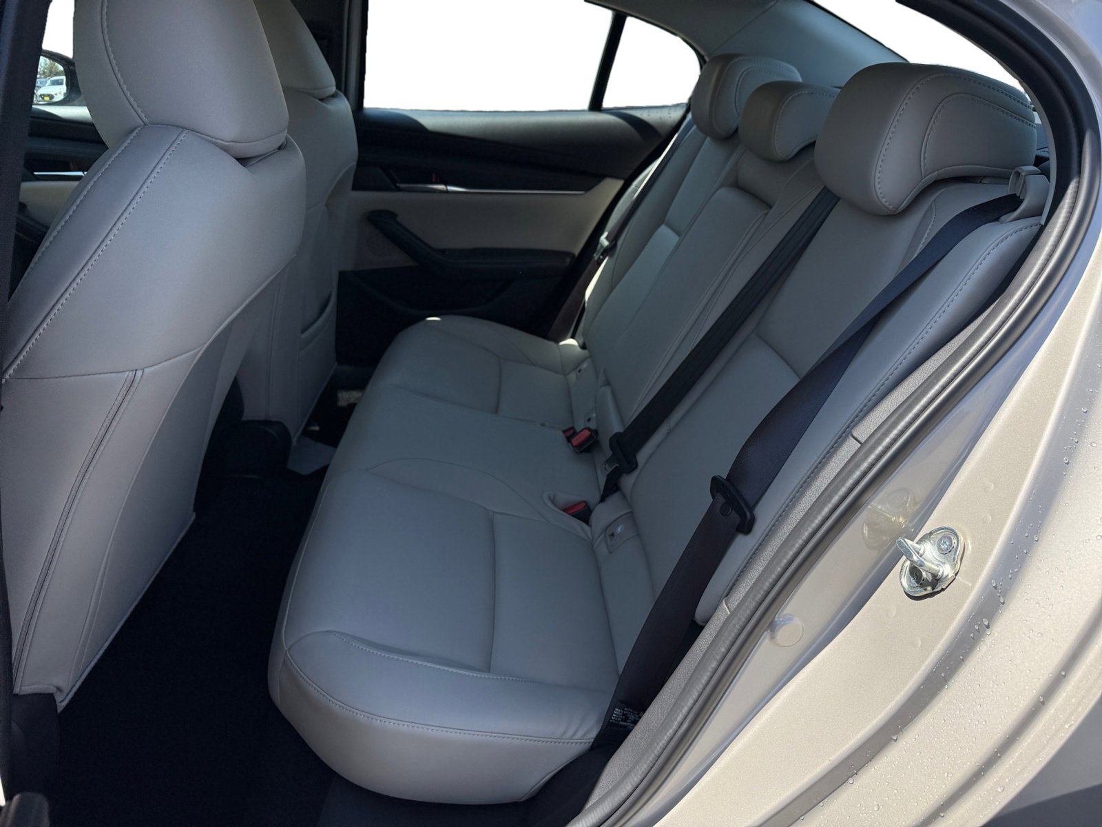 2025 Mazda Mazda3 2.5 s Preferred photo 16