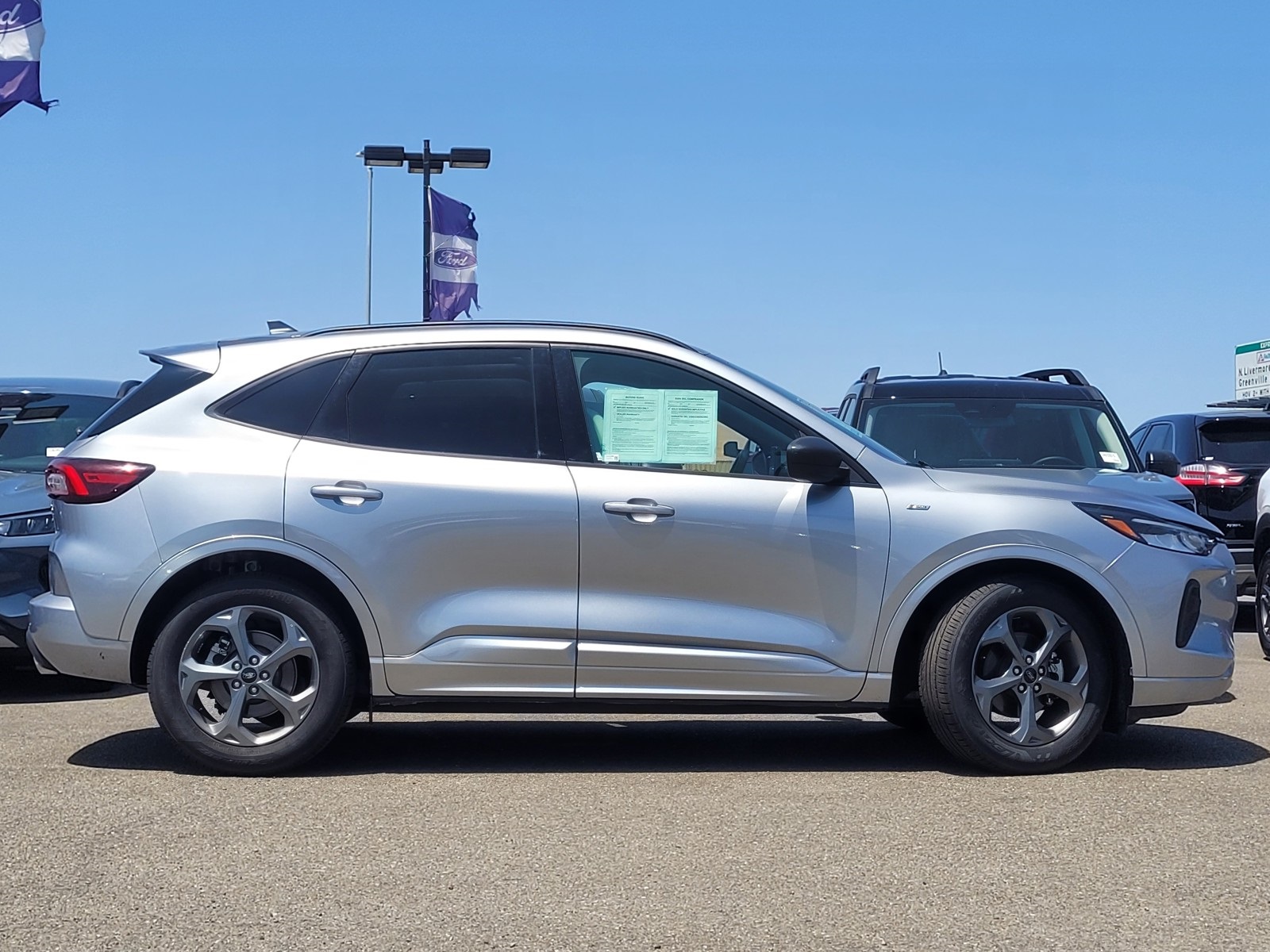 2023 Ford Escape ST-Line photo 3