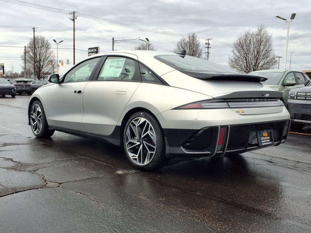 2025 Hyundai Ioniq 6 SEL photo 4