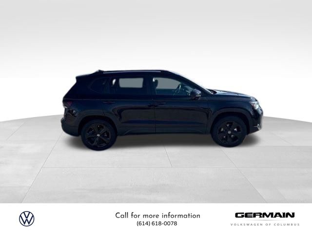 2025 Volkswagen Taos SE photo 4