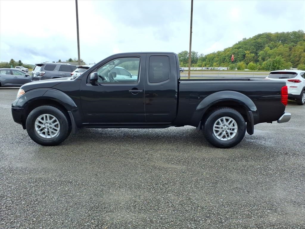 2021 Nissan Frontier SV photo 2