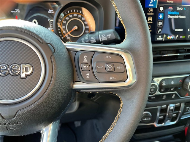 2024 Jeep Wrangler Sahara photo 27