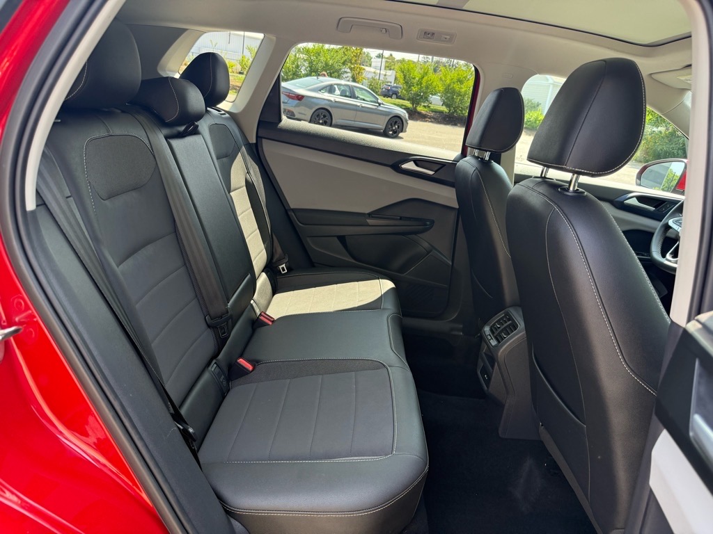 2022 Volkswagen Taos SE photo 10
