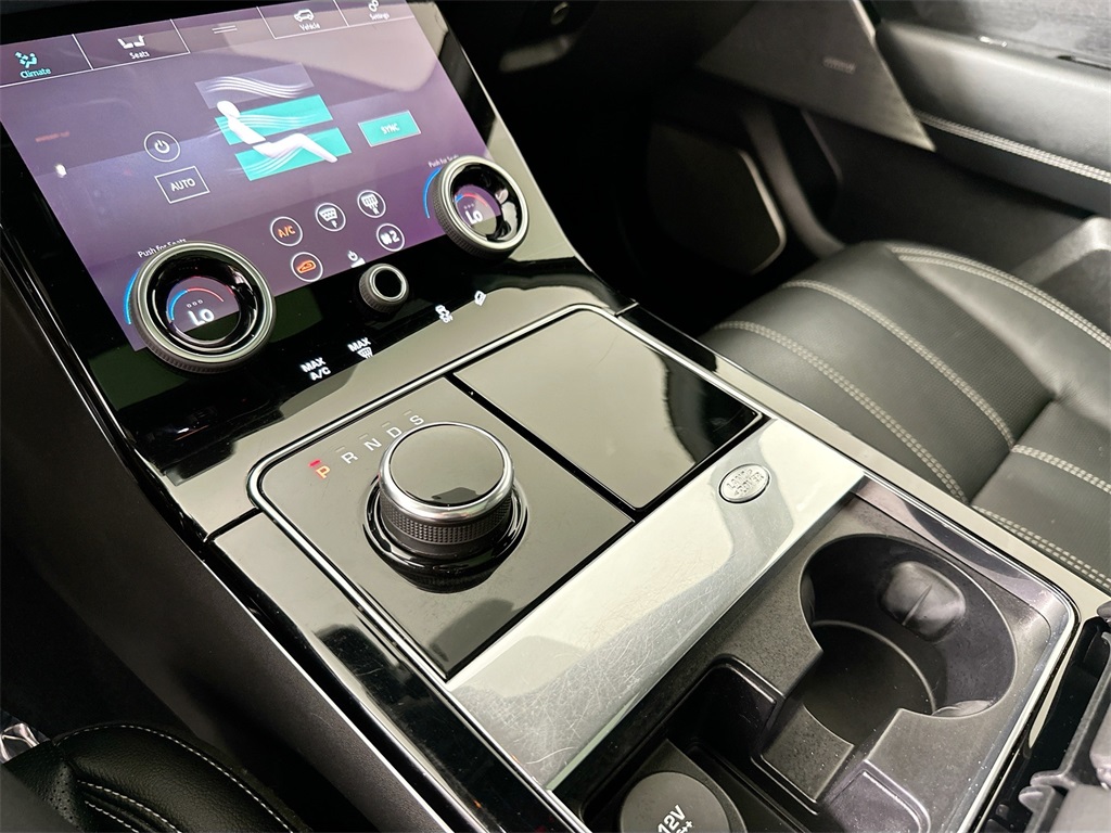 Used 2018 Fuji White Land Rover SE R-Dynamic image 20