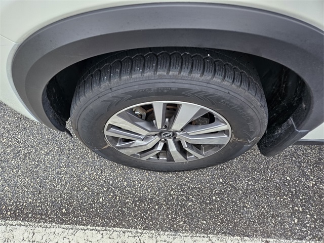 2022 Nissan Pathfinder SL photo 3