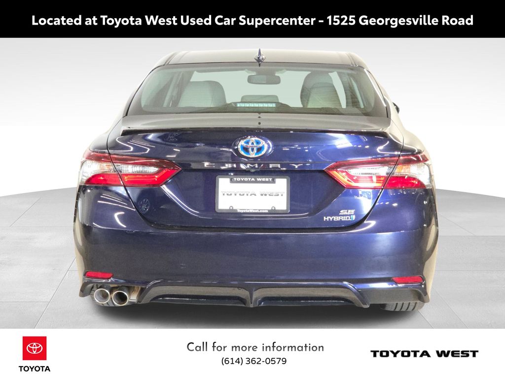 2021 Toyota Camry Hybrid SE photo 3