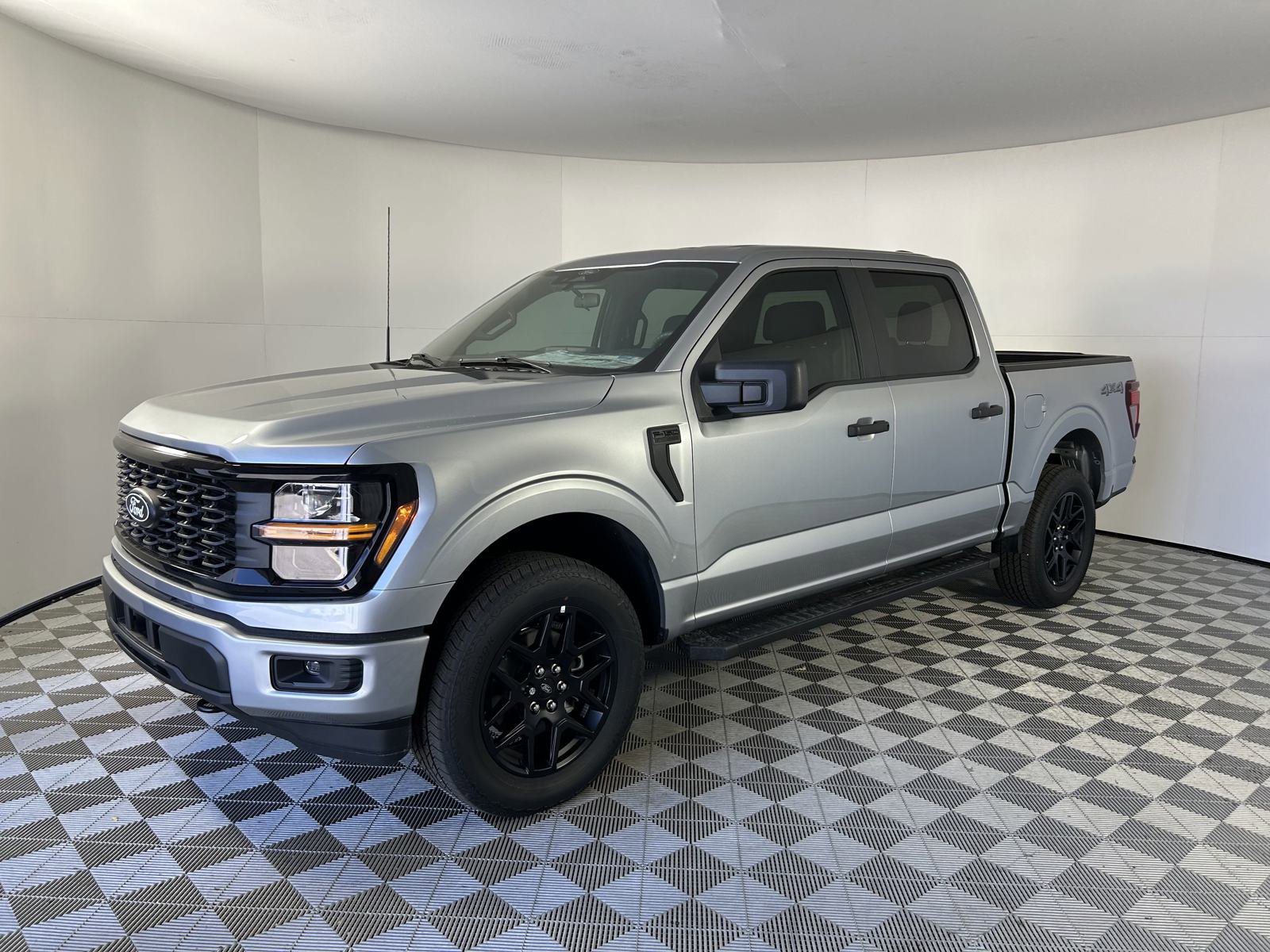 2025 Ford F-150 STX photo 4