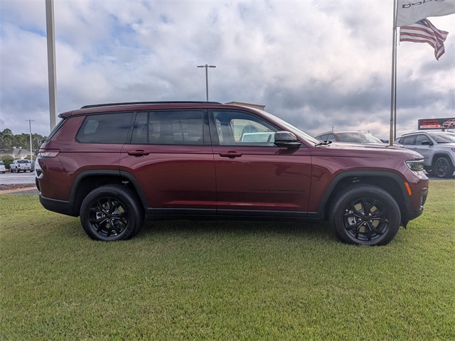 2025 Jeep Grand Cherokee Altitude X photo 2