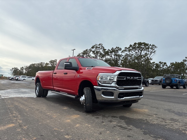 2024 Ram 3500 Tradesman photo 2