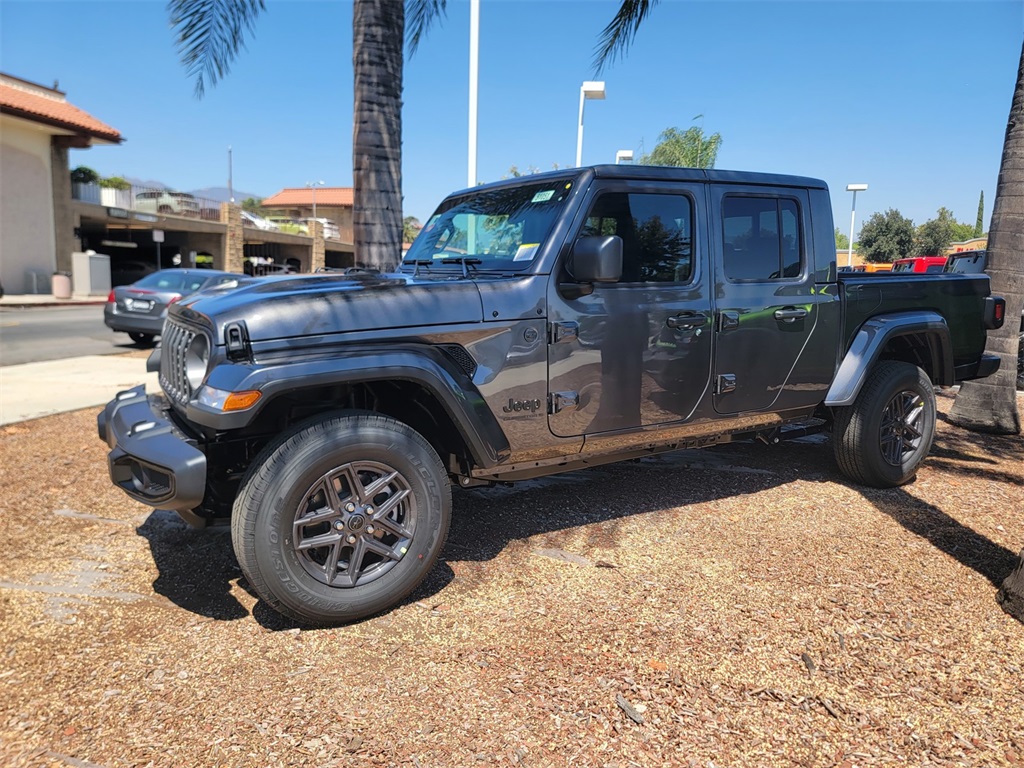 2025 Jeep Gladiator Sport S photo 3