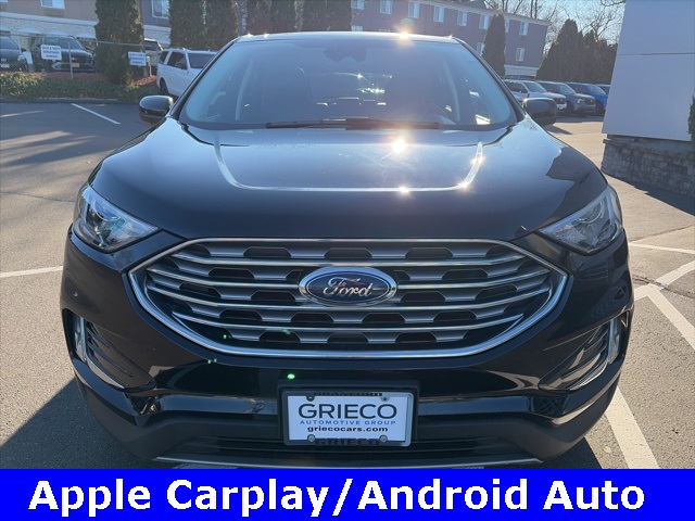2022 Ford Edge SEL photo 2