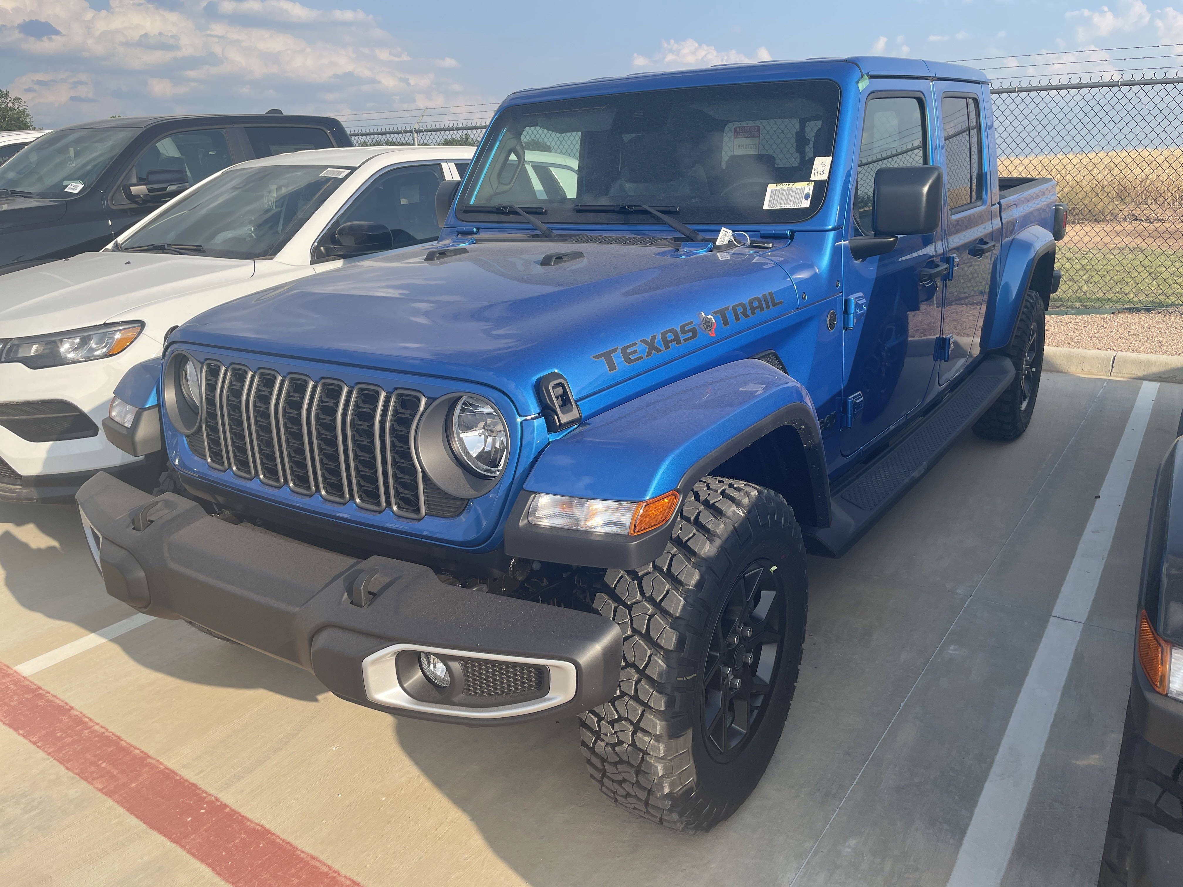 2025 Jeep Gladiator Texas Trail photo 2