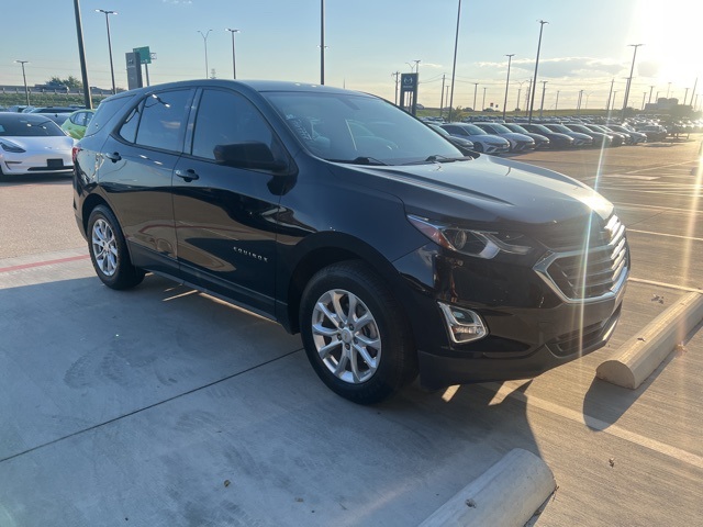2018 Chevrolet Equinox LS photo 3