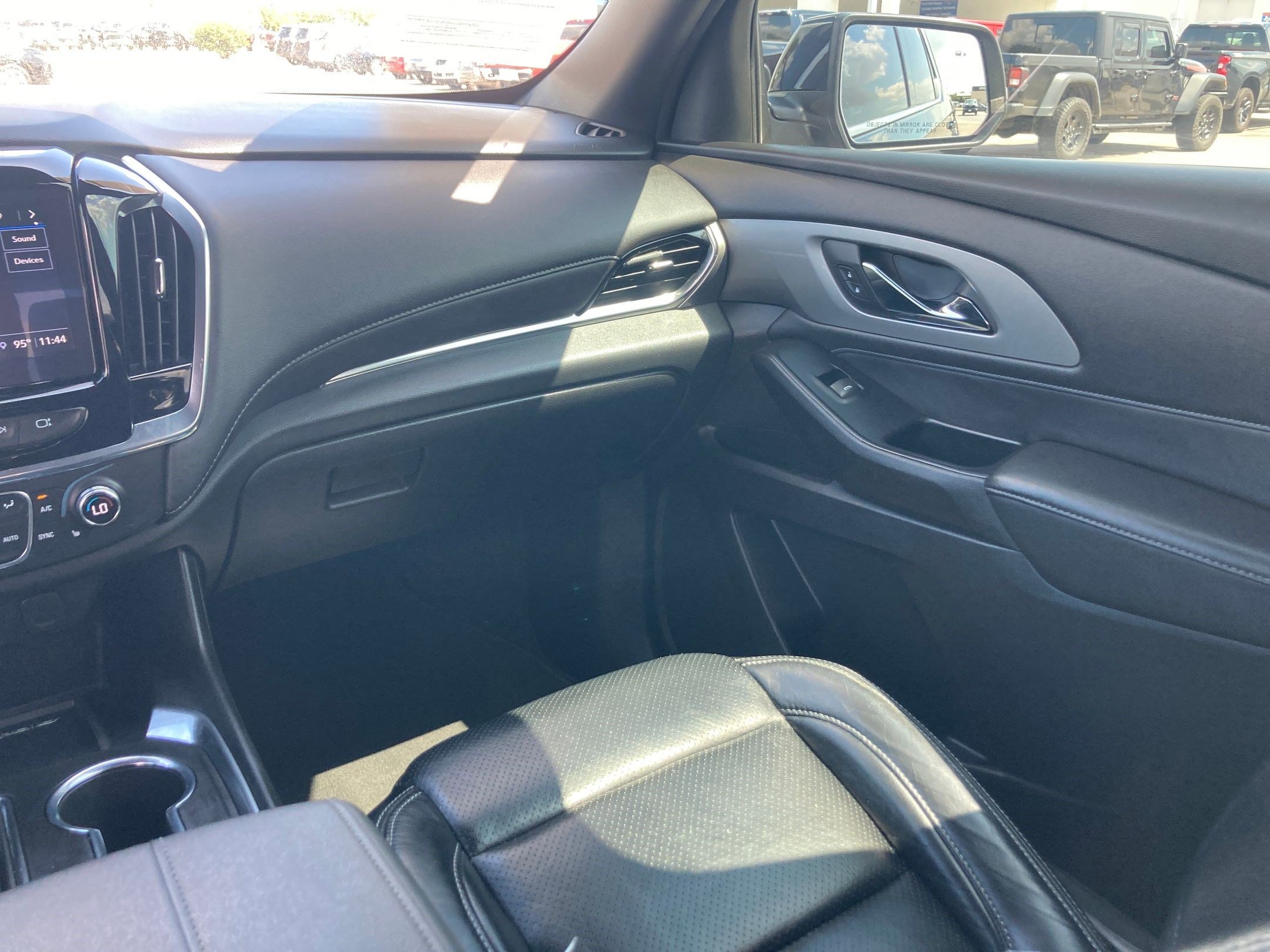 2023 Chevrolet Traverse Cloth photo 26