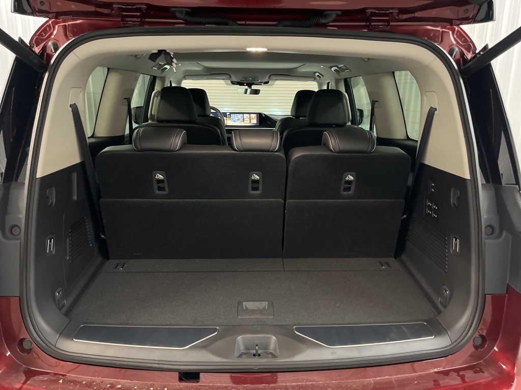 2025 Infiniti QX80 Luxe photo 23