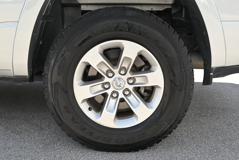2019 Ram 1500 Laramie photo 3