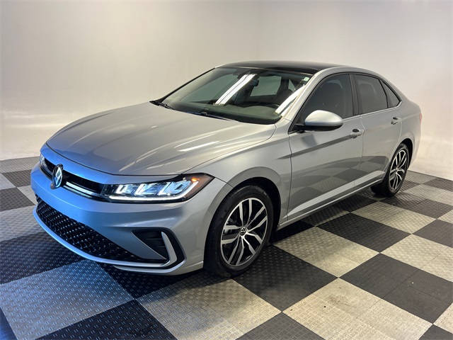 2025 Volkswagen Jetta 1.5T SE photo 3