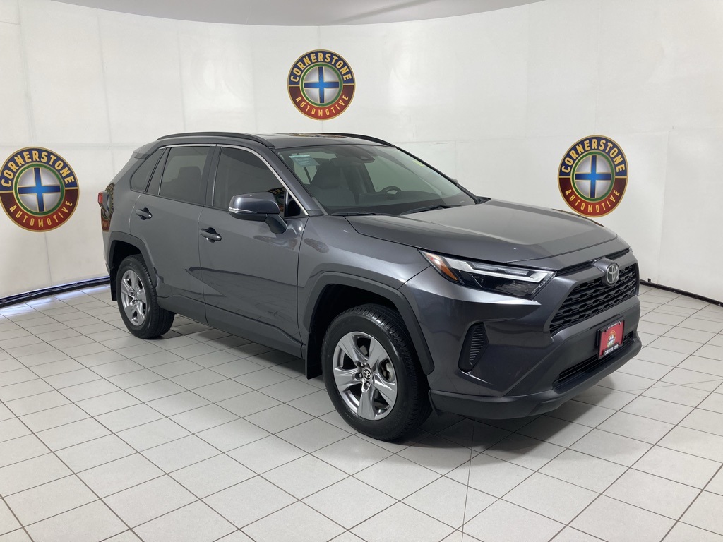 2022 Toyota RAV4 XLE photo 9