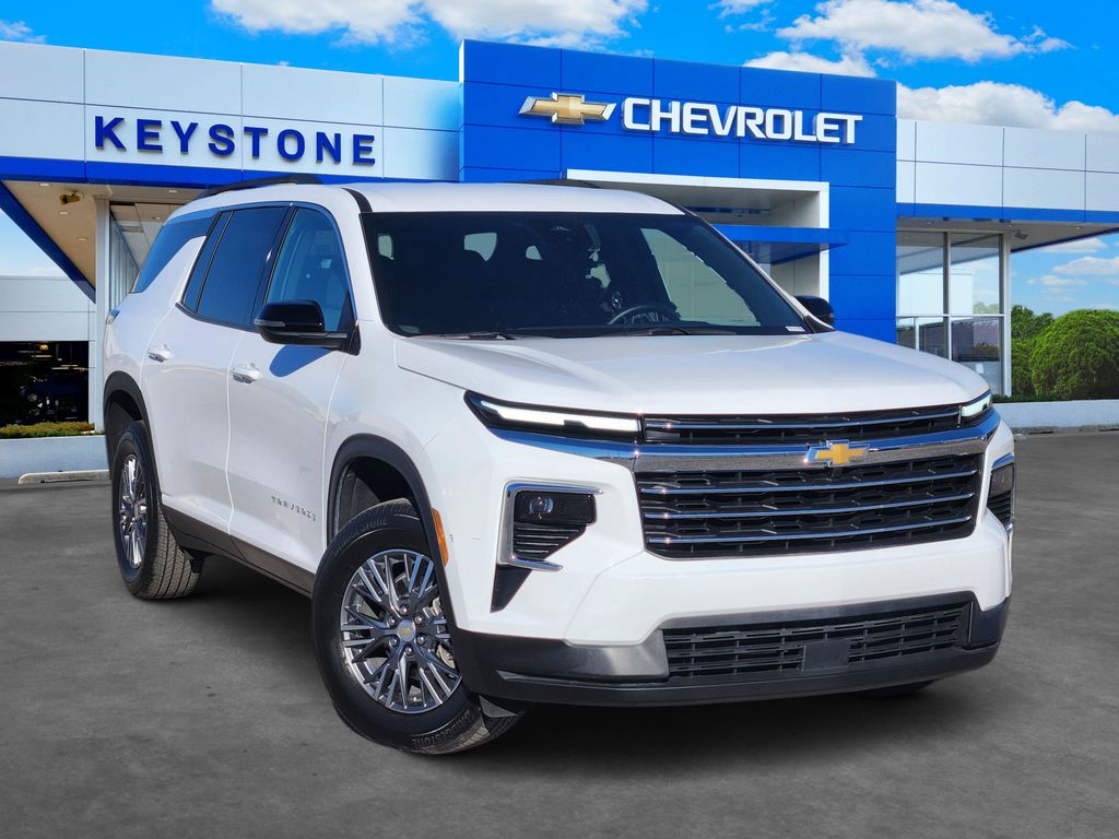 2025 Chevrolet Traverse LT's photo