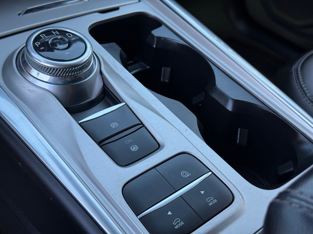 2023 Ford Explorer XLT photo 13