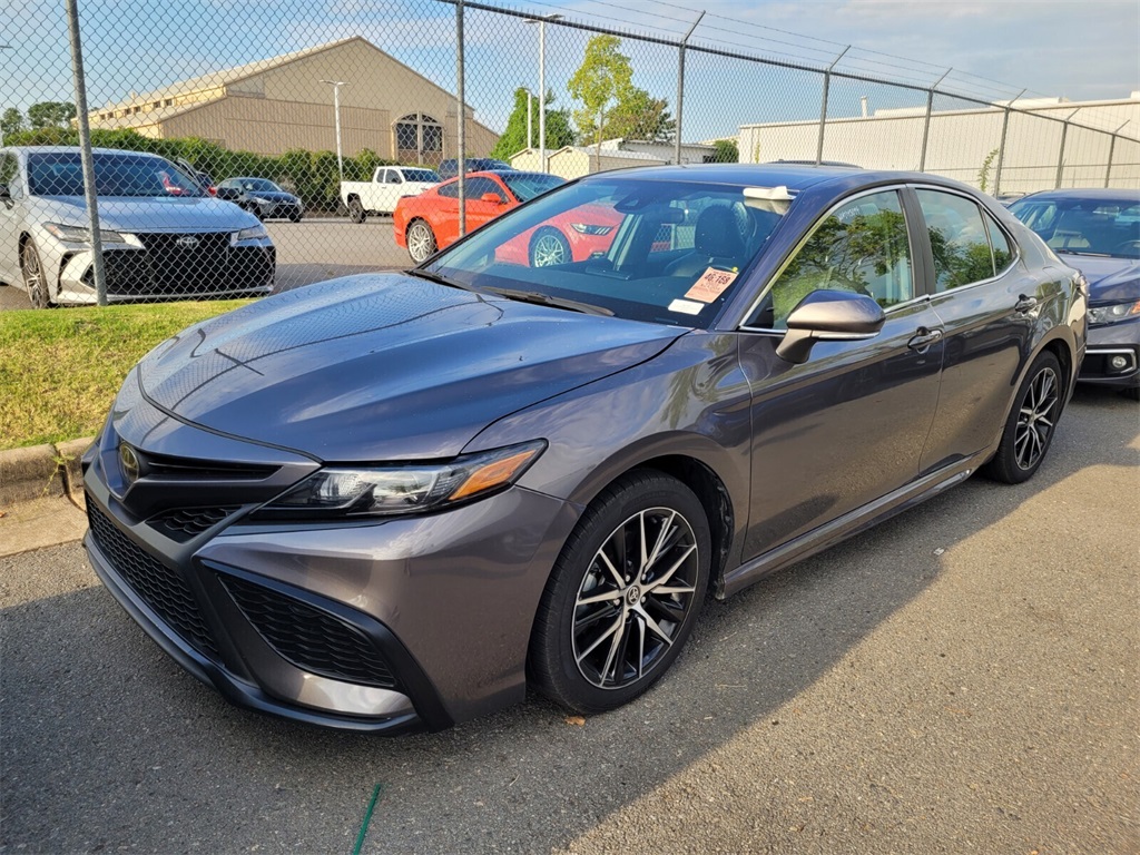 2023 Toyota Camry SE photo 2