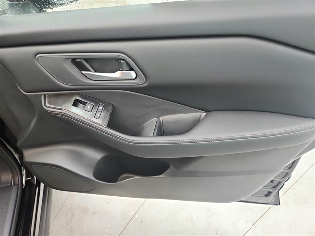 2025 Nissan Rogue SV photo 32
