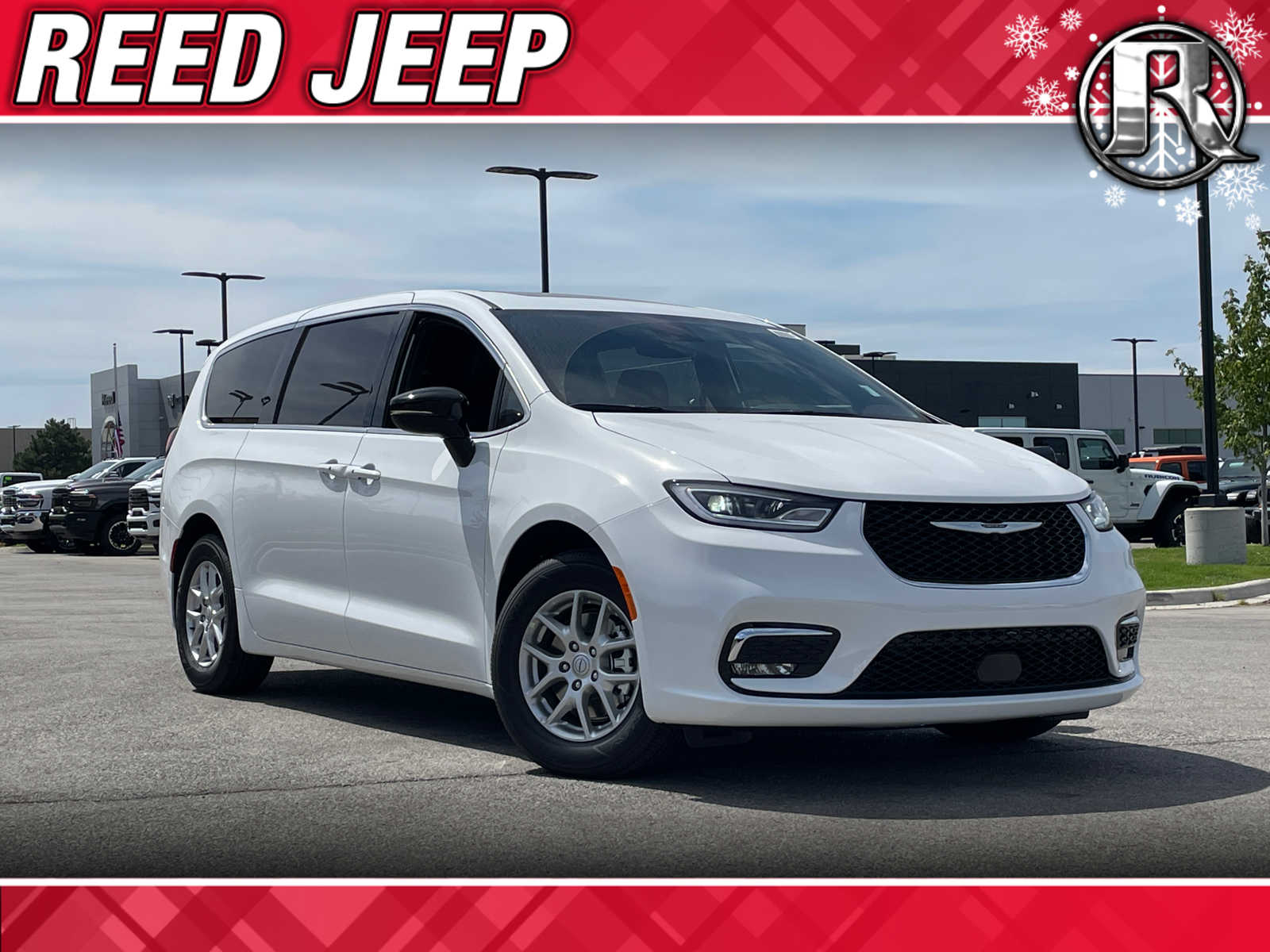 2026 Chrysler Pacifica Select's photo