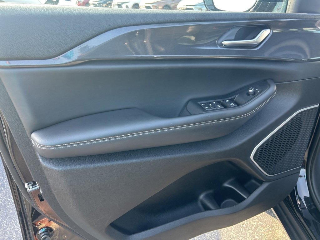 2022 Jeep Grand Cherokee Altitude photo 9