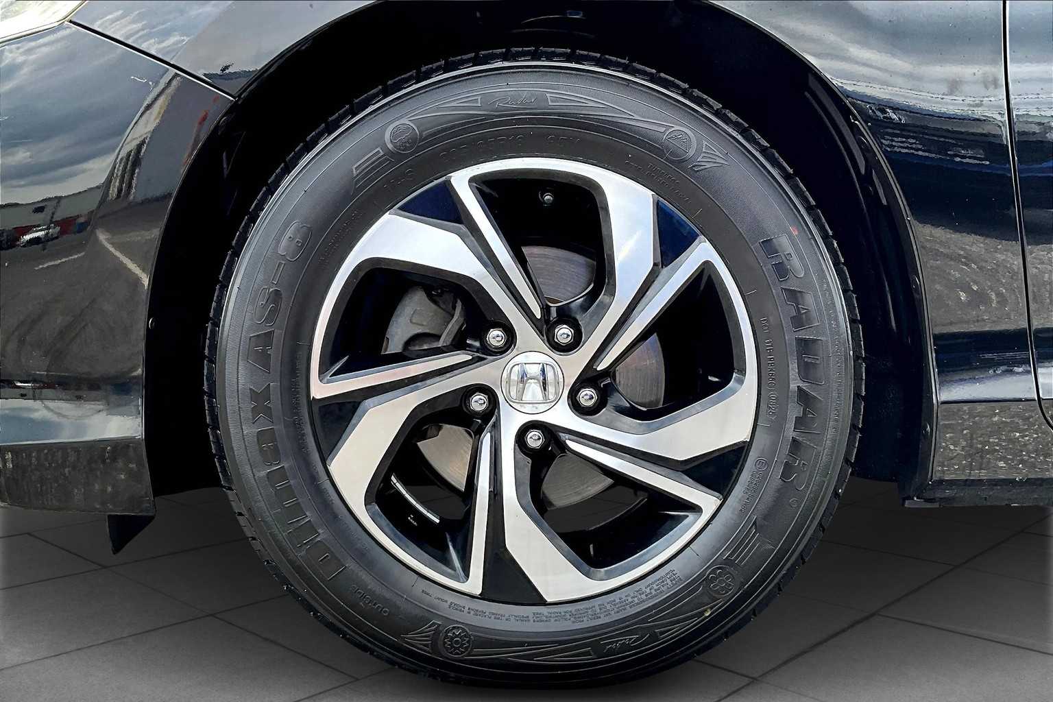 2016 Honda Accord LX photo 8