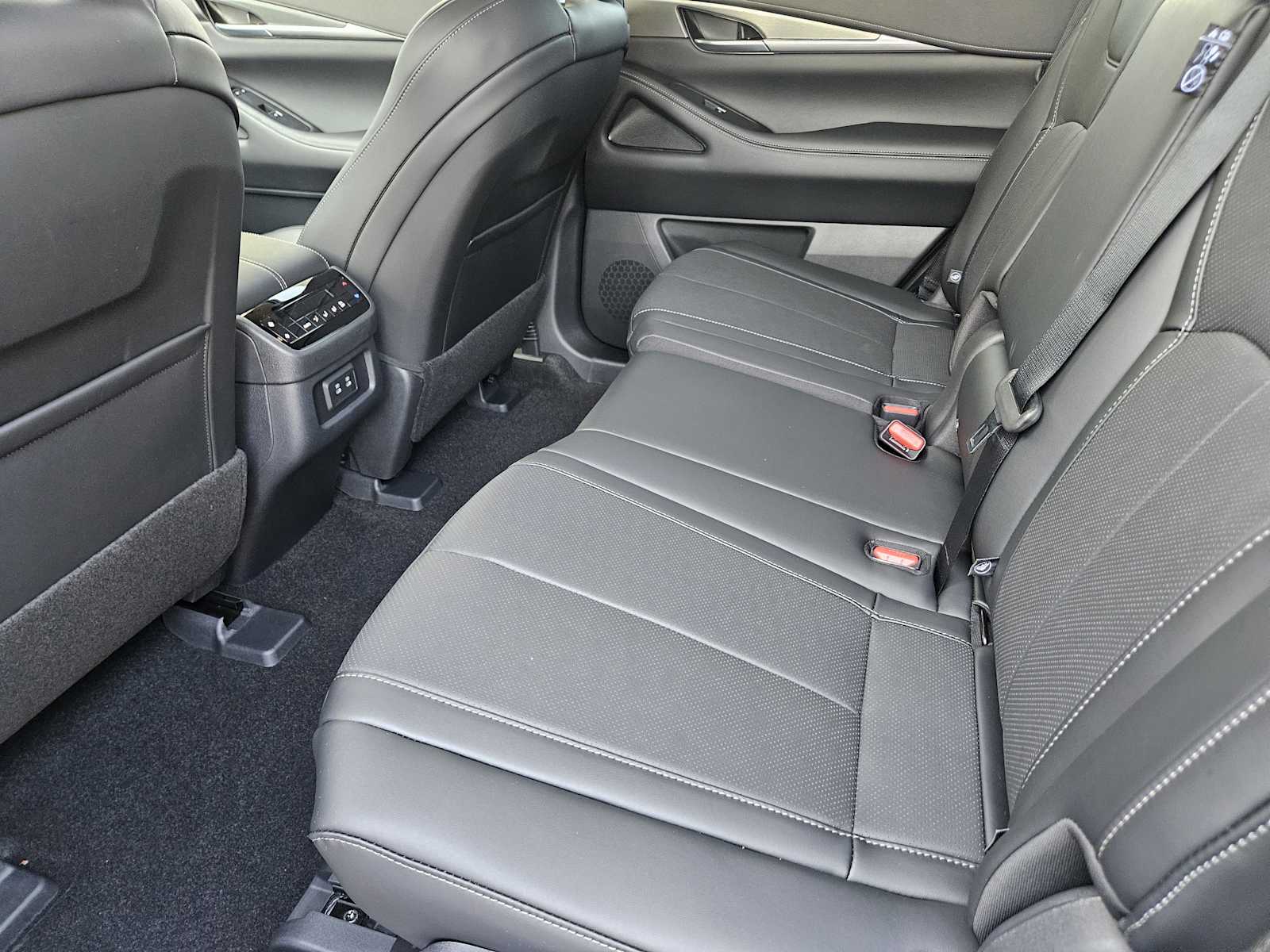 2026 Infiniti QX60 Pure photo 21