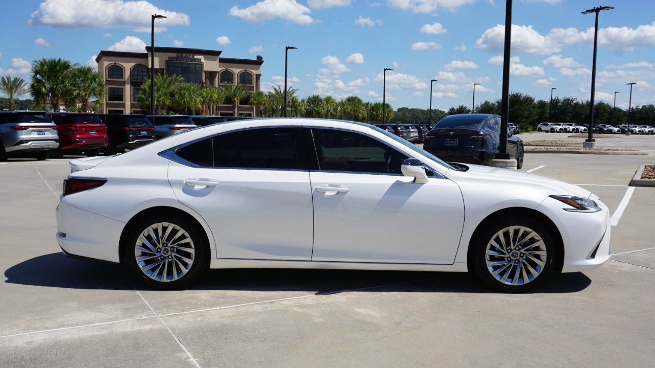 2023 Lexus ES 350 Ultra Luxury photo 4