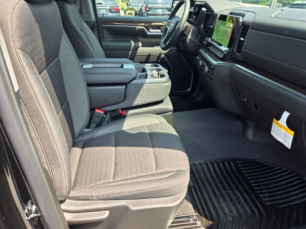 2026 Chevrolet Silverado 1500 LT photo 3