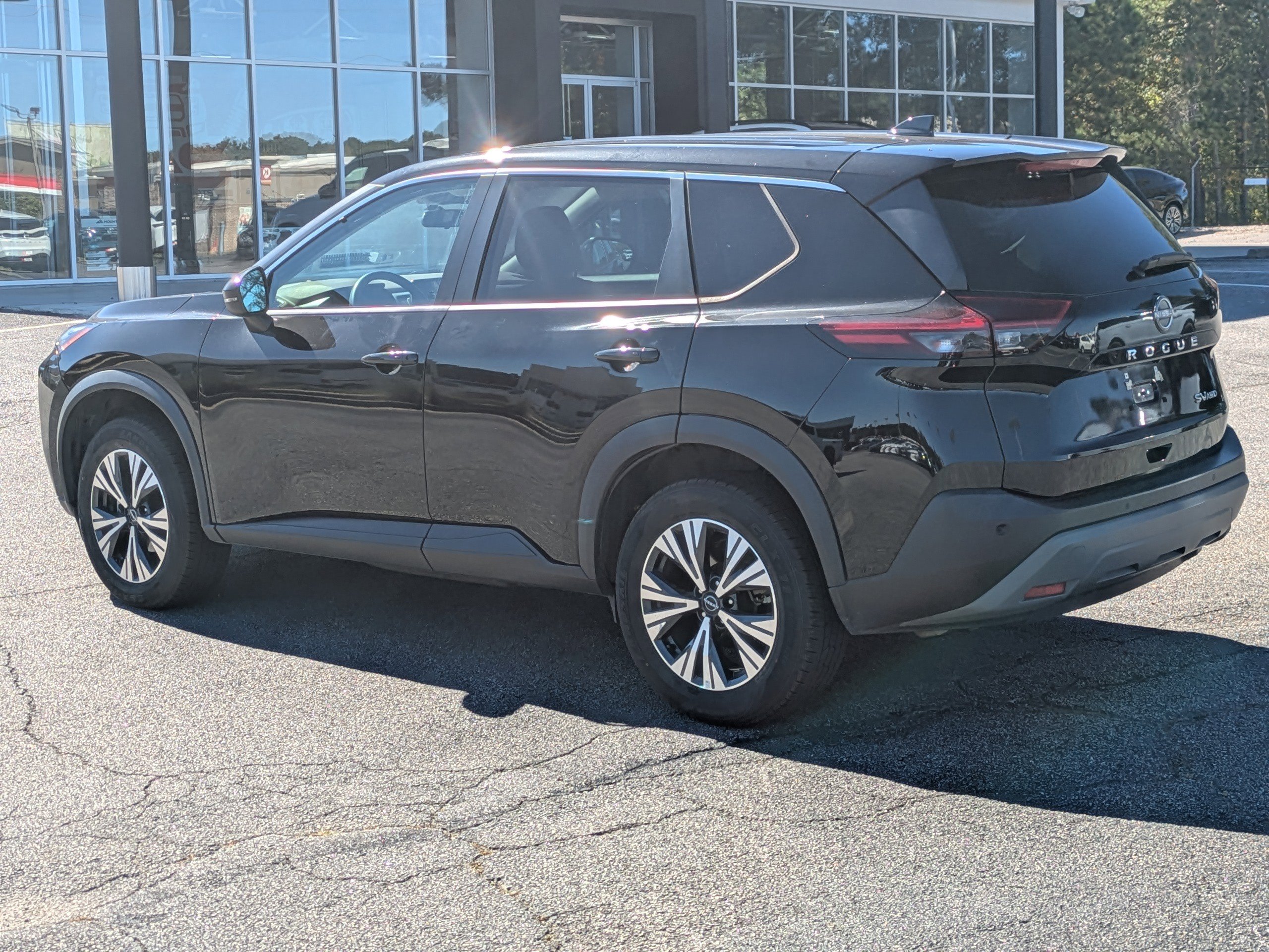 2022 Nissan Rogue SV photo 4